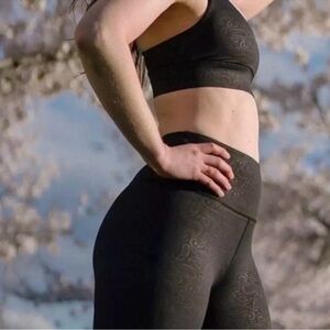 Zyia Paisley Print Light and Tight High Rise  Cropped Leggings